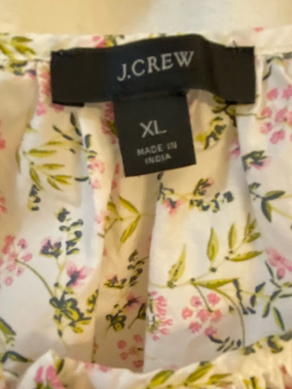 J Crew Button Down Peasant style Top. Flat Collar w/Tie at Top. Size XL. Cotton